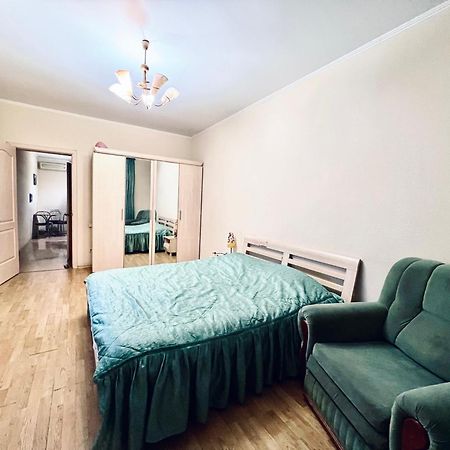 Apartment On Skorykovskyi Lane 4 Dnipro Esterno foto